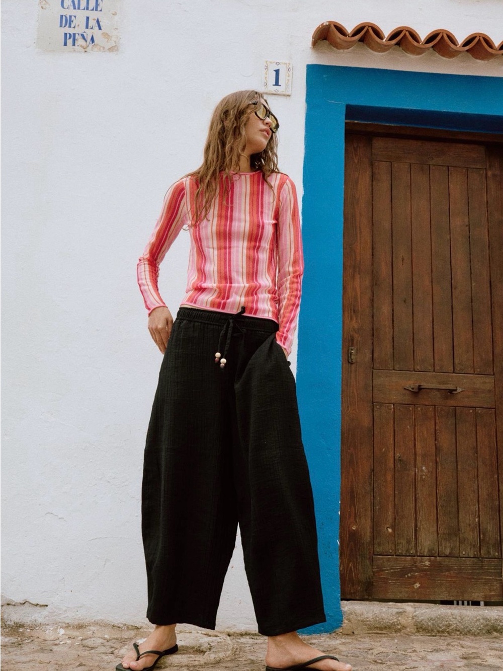 ZARA - BLACK RUSTIC BARREL PANTS